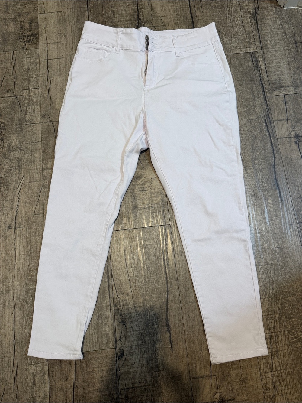 Women’s SHEIN white Stretch Jeans - Classic Comfort